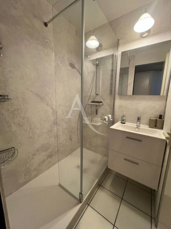 A louer STUDIO  22 M2 BORD DE MER TALMONT SAINT HILAIRE