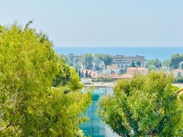 A louer APPARTEMENT DE PRESTIGE T3 71 M2 TERRASSE VUE MER CAGNES SUR MER