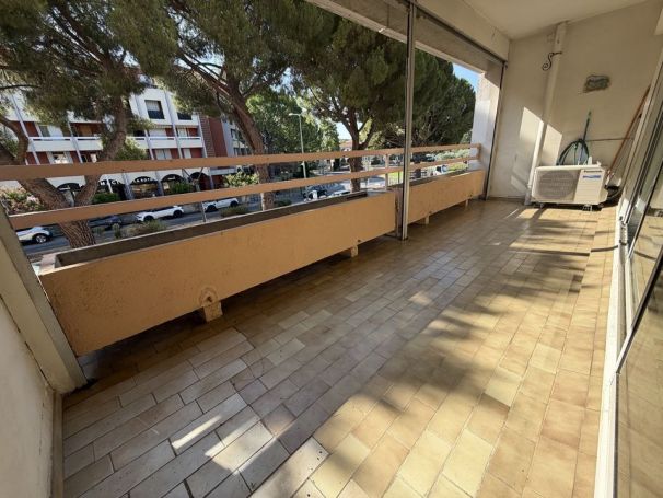 A louer APPARTEMENT T4 78 M2 TERRASSE  PLAN DE CUQUES