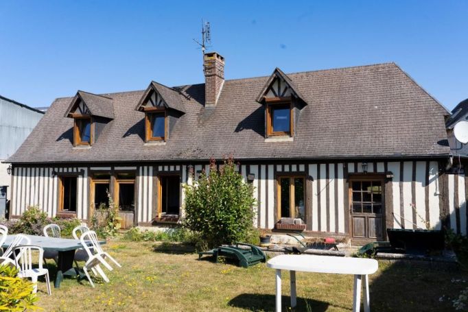 A vendre LONGèRE  6 PIECES 108 M2 BORD DE MER LUNERAY