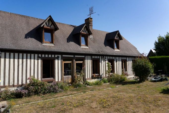 A vendre LONGèRE  6 PIECES 108 M2 BORD DE MER LUNERAY