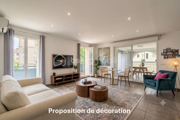 A louer APPARTEMENT T4 117 M2 BORD DE MER VALLAURIS