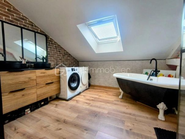 A louer LOFT T5 245 M2 BORD DE MER LE HAVRE