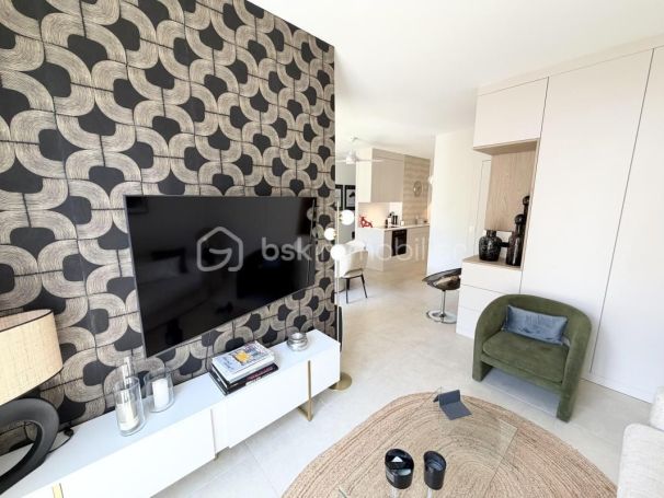 A louer APPARTEMENT DE PRESTIGE NEUF T2 60 M2 BORD DE MER CAVALAIRE SUR MER