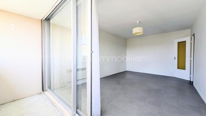 A louer STUDIO  27 M2 BORD DE MER COURSEULLES SUR MER