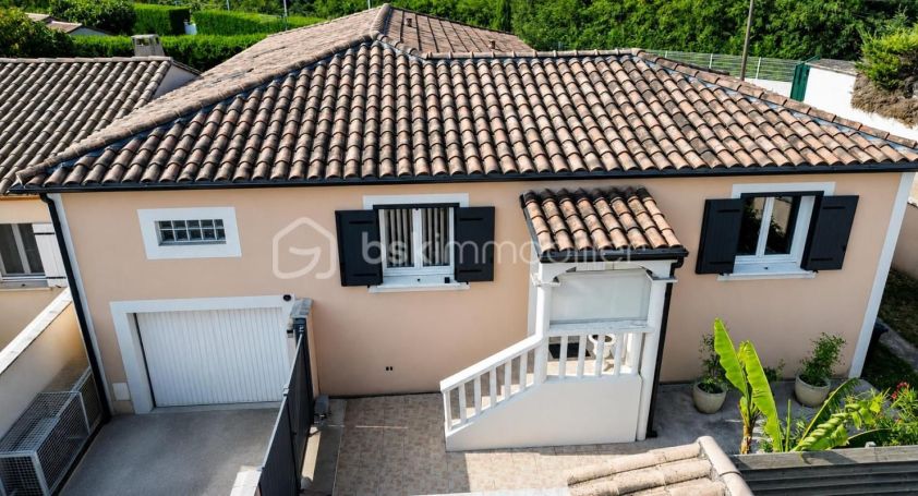 A louer MAISON  5 PIECES 132 M2  PONT SAINT ESPRIT