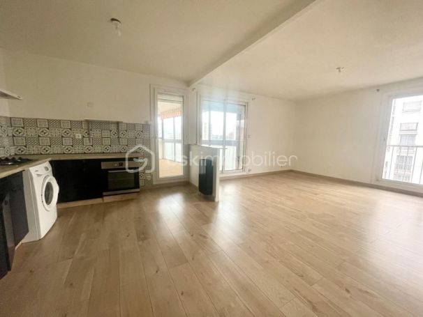 A louer APPARTEMENT T4 85 M2 BORD DE MER LA SEYNE SUR MER