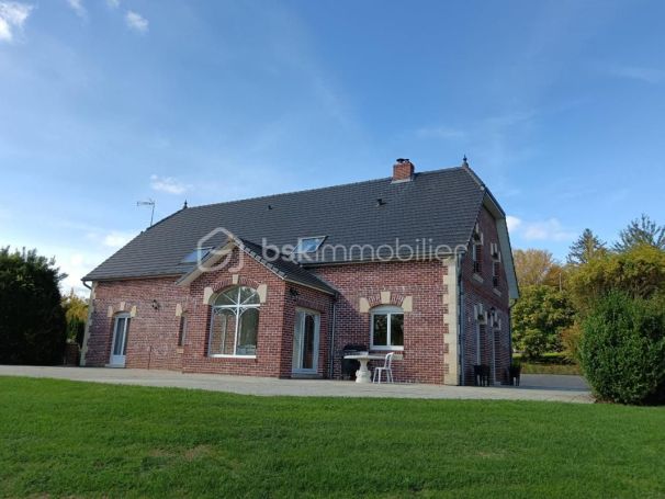 A louer MAISON  DE MAîTRE  PERONNE