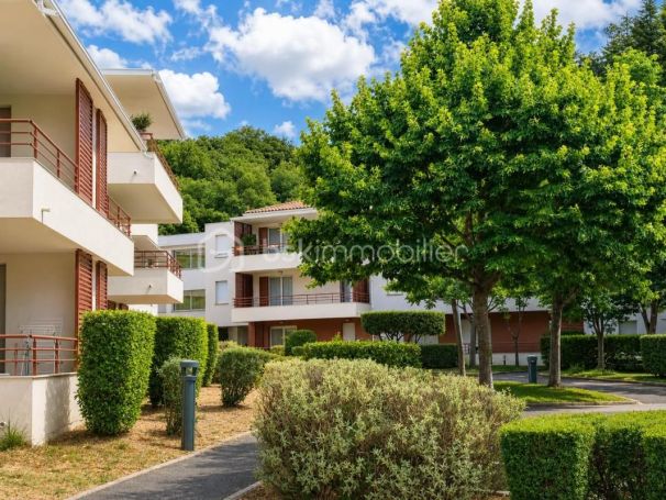 A louer APPARTEMENT T3 55 M2 TERRASSE  LAMALOU LES BAINS
