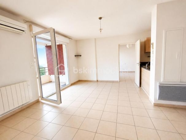 A louer APPARTEMENT T3 55 M2 TERRASSE  LAMALOU LES BAINS