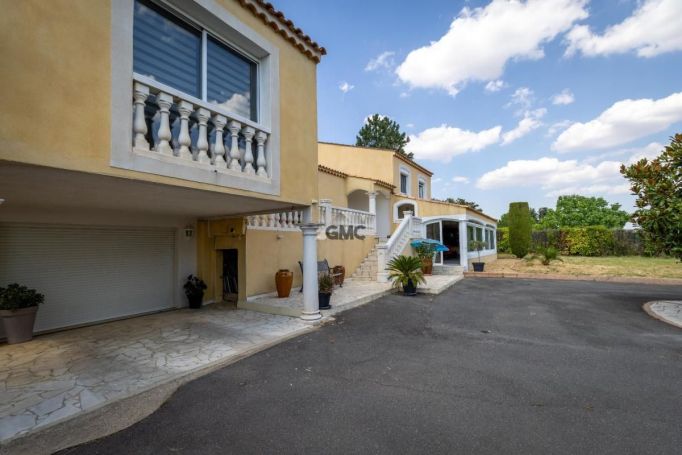 A louer MAISON  8 PIECES 237 M2  SERVIAN