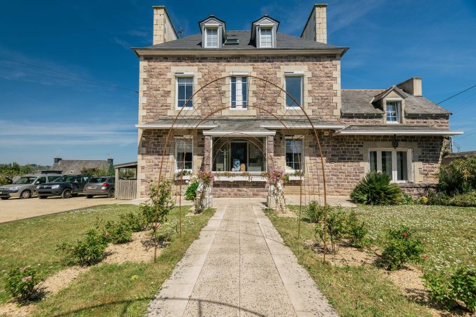 A vendre Maison bourgeoise 13 pieces 250 m&sup2; vue mer&nbsp; Paimpol