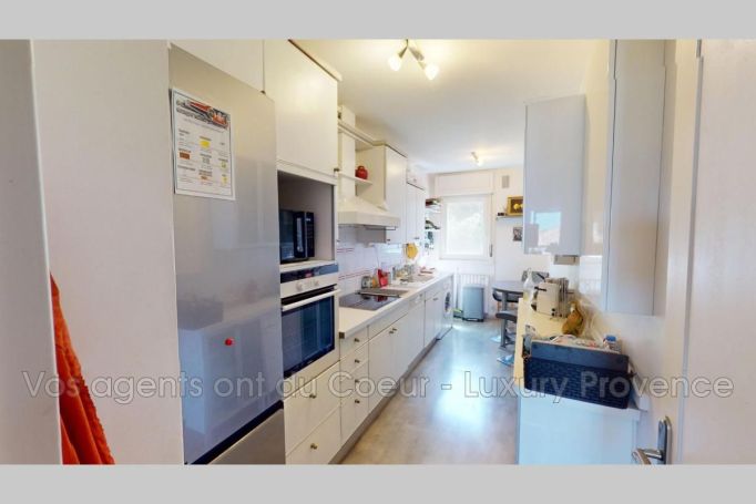 A louer APPARTEMENT DE PRESTIGE T3 91 M2 TERRASSE  AIX EN PROVENCE