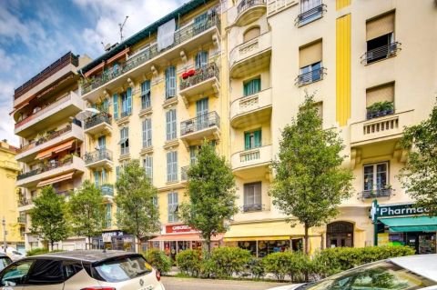A louer APPARTEMENT T4 73 M2 TERRASSE BORD DE MER NICE