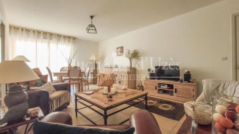 A louer APPARTEMENT T3 67 M2 TERRASSE  UZES