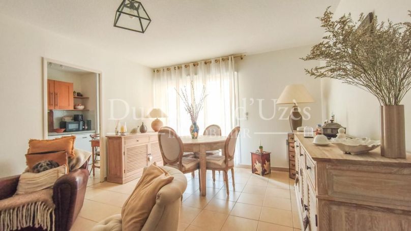 A louer APPARTEMENT T3 67 M2 TERRASSE UZES