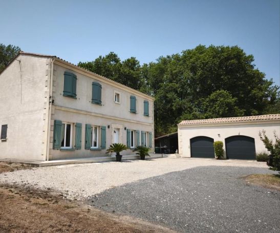 A vendre MAISON  DE MAîTRE  MONTLIEU LA GARDE