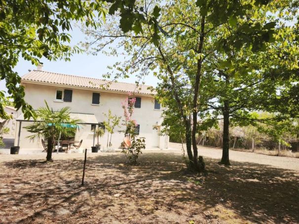 A vendre MAISON  DE MAîTRE  MONTLIEU LA GARDE