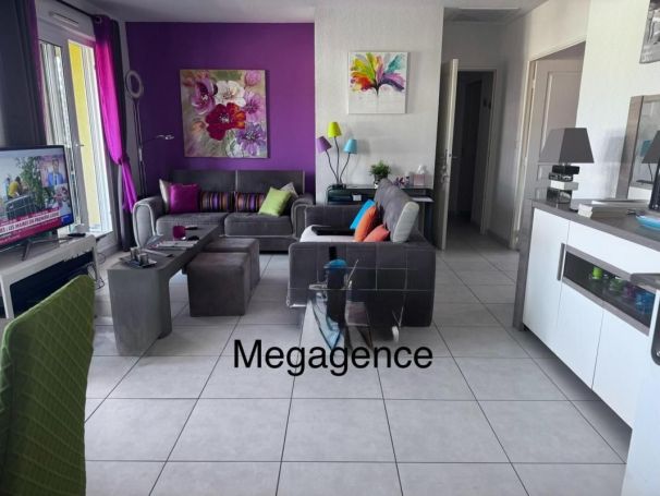 A louer APPARTEMENT T4 76 M2 TERRASSE BORD DE MER BORMES LES MIMOSAS