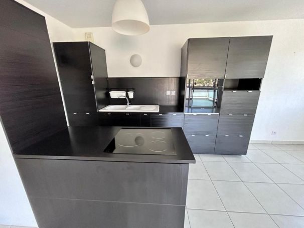 A louer APPARTEMENT T2 56 M2 TERRASSE BORD DE MER SAINT RAPHAEL