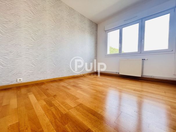 A louer APPARTEMENT T5 82 M2  SAINTE CATHERINE