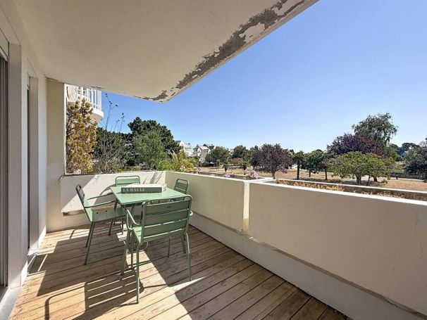 A louer APPARTEMENT T2 38 M2 TERRASSE BORD DE MER LA BAULE ESCOUBLAC