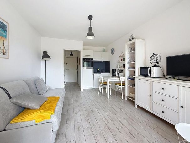 A louer STUDIO  23 M2 BORD DE MER LA BAULE ESCOUBLAC