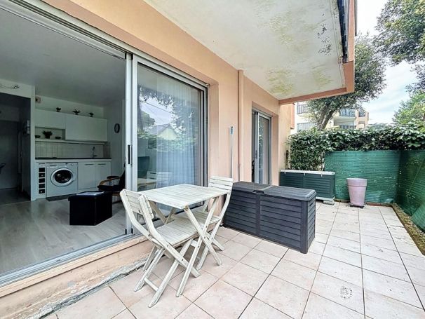 A louer APPARTEMENT T2 31 M2 TERRASSE PLAGE à PIED LA BAULE ESCOUBLAC