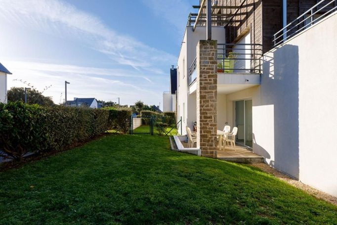 A louer APPARTEMENT DE PRESTIGE T3 60 M2 TERRASSE PIEDS DANS L'EAU BATZ SUR MER