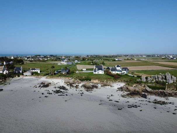 A vendre Maison 7 pieces 110 m&sup2; vue mer acces plage direct Kerlouan