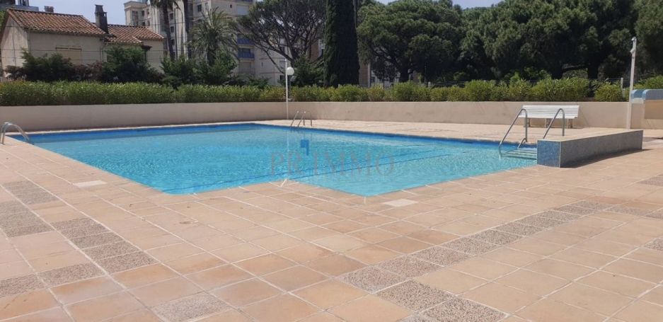 A louer APPARTEMENT T2 43 M2 TERRASSE BORD DE MER FREJUS