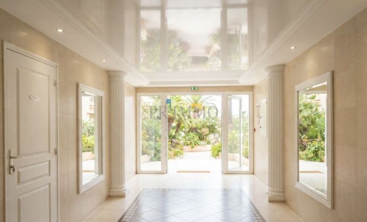 A louer APPARTEMENT T2 43 M2 TERRASSE BORD DE MER FREJUS