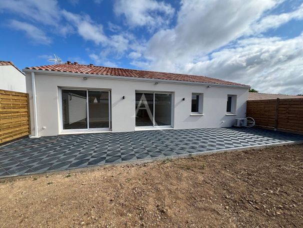 A vendre MAISON  4 PIECES 87 M2  SAINT HILAIRE LA FORET