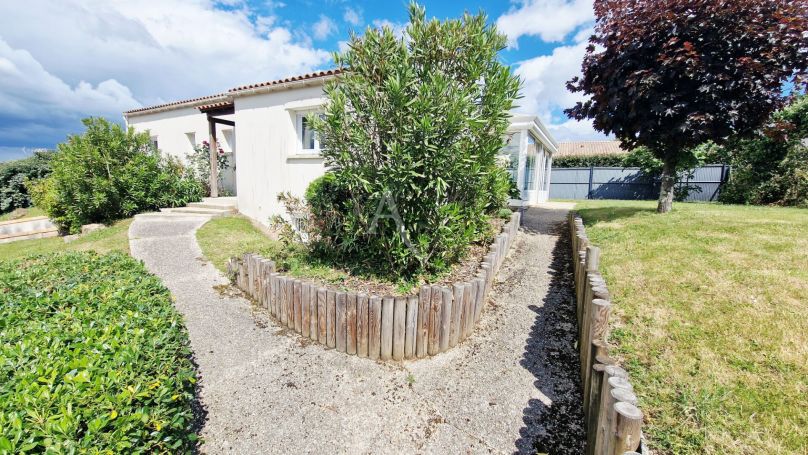 A vendre MAISON  6 PIECES 99 M2 BORD DE MER TALMONT SAINT HILAIRE