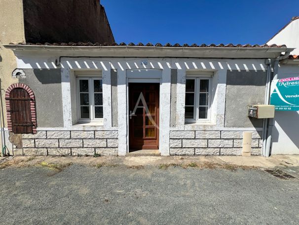 A vendre MAISON  5 PIECES 81 M2 BORD DE MER TALMONT SAINT HILAIRE