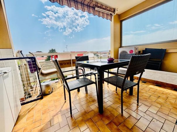 A louer APPARTEMENT T3 65 M2 TERRASSE BORD DE MER CAGNES SUR MER