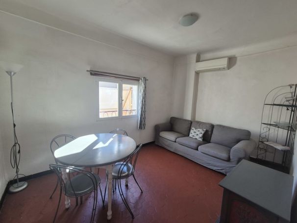 A louer APPARTEMENT T3 52 M2 BORD DE MER LA CIOTAT