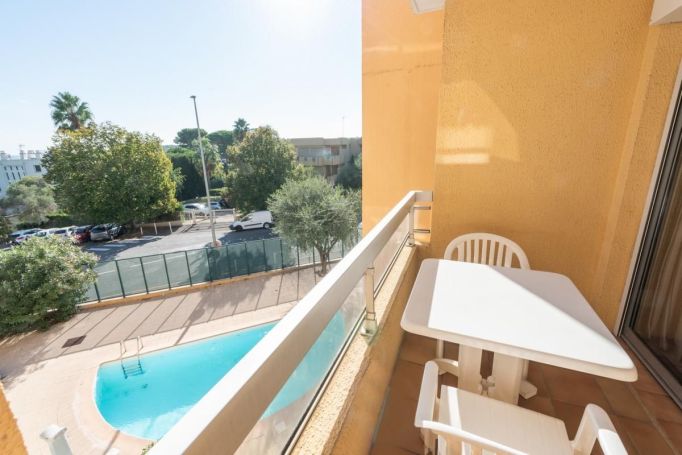 A louer APPARTEMENT T2 34 M2 BORD DE MER ANTIBES