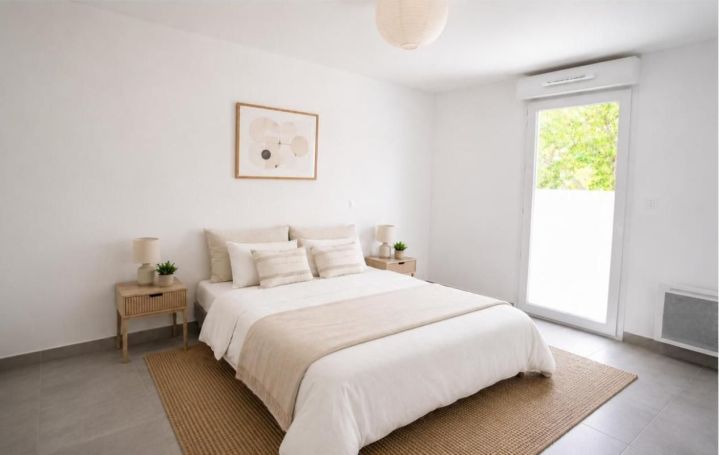 A louer APPARTEMENT DE PRESTIGE T4 86 M2 TERRASSE BORD DE MER LATTES