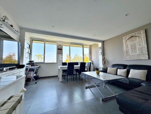 A louer APPARTEMENT DUPLEX T4 68 M2 BORD DE MER HYERES