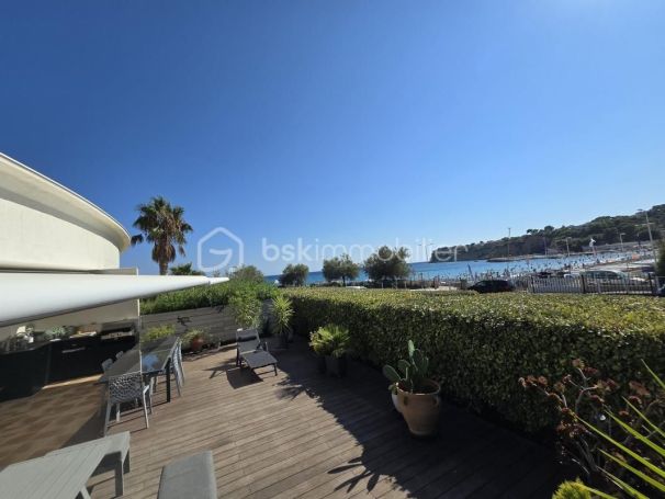 A louer APPARTEMENT DE PRESTIGE T3 89 M2 TERRASSE PIEDS DANS L'EAU CARRY LE ROUET