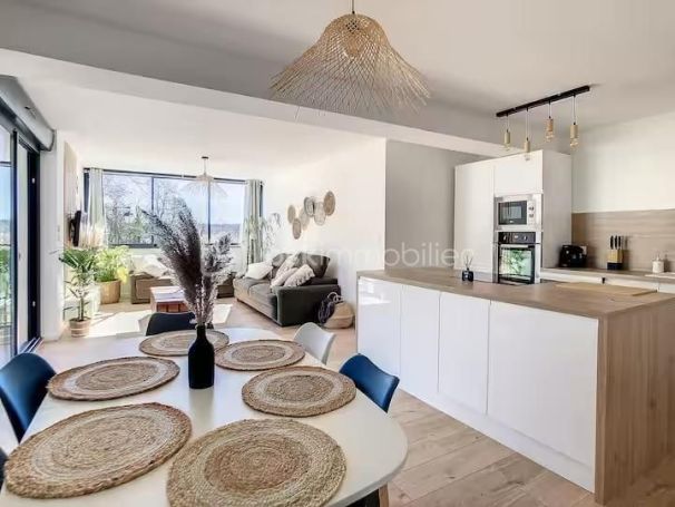 A louer APPARTEMENT T3 68 M2 TERRASSE  LA REDORTE