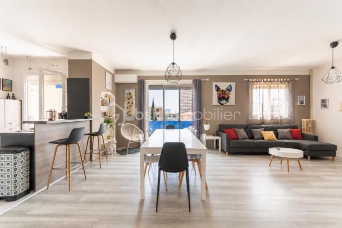 A louer APPARTEMENT T4 84 M2 BORD DE MER TOULON
