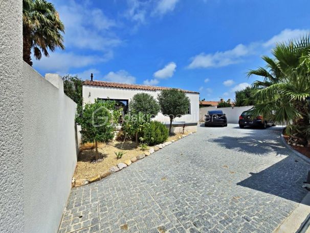 A louer MAISON  CONTEMPORAINE BORD DE MER SAUSSET LES PINS