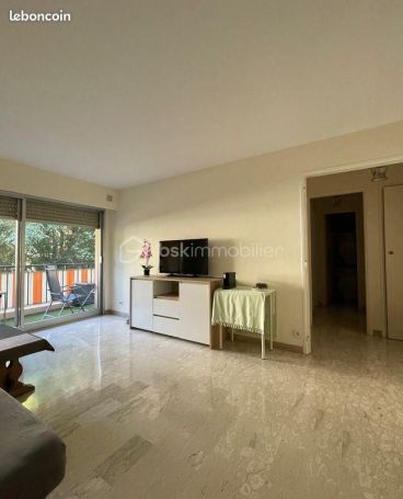 A louer APPARTEMENT T2 44 M2 TERRASSE BORD DE MER LE CANNET