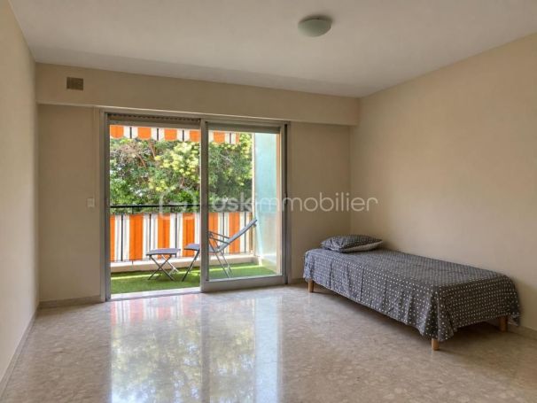 A louer APPARTEMENT T2 44 M2 TERRASSE BORD DE MER LE CANNET
