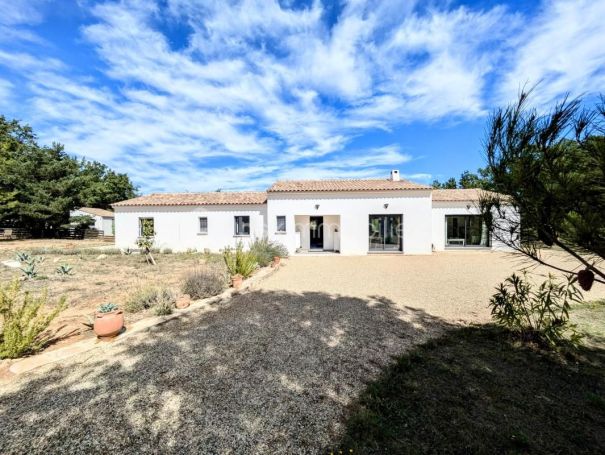 A louer MAISON  6 PIECES 171 M2  REGUSSE