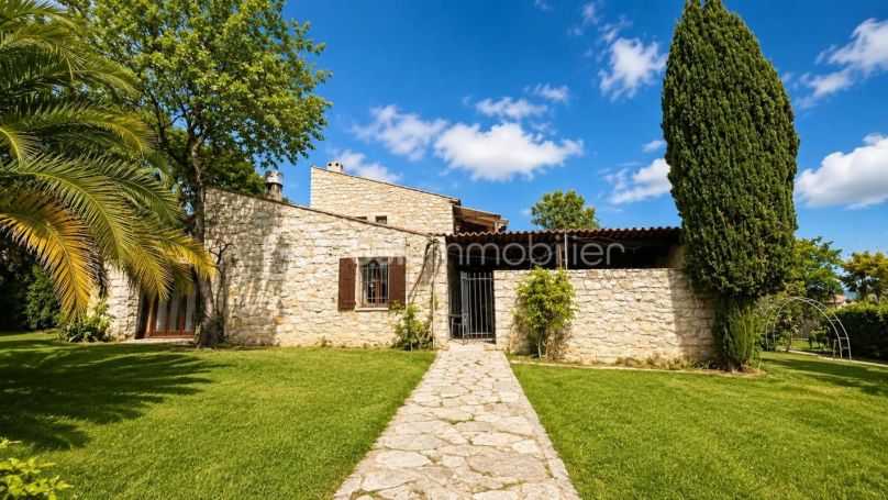 A louer MAISON  6 PIECES 253 M2  VENCE