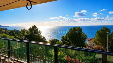 A louer APPARTEMENT DE PRESTIGE T4 124 M2 TERRASSE BORD DE MER TOULON