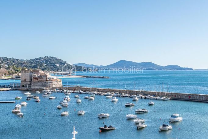 A louer APPARTEMENT T4 75 M2 TERRASSE VUE MER TOULON